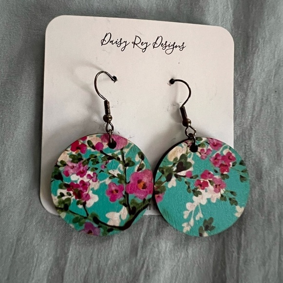 New Daisy Rey Designs Wood Earrings - Picture 1 of 3